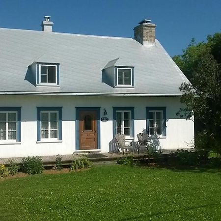 Bed and Breakfast Au Vieux Foyer à St-Pierre-de-l'Île-d'Orléans Extérieur photo
