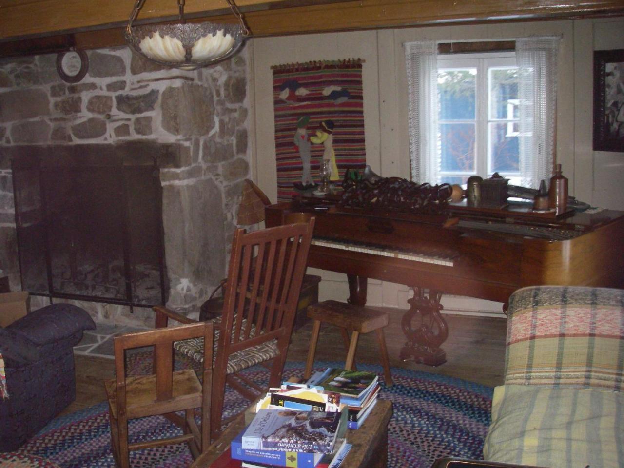 Bed and Breakfast Au Vieux Foyer à St-Pierre-de-l'Île-d'Orléans Extérieur photo
